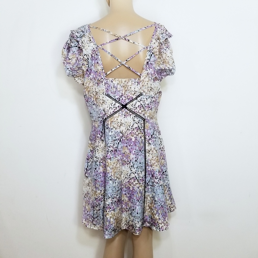 Bebe Abstract Floral Ruffle Open Back Dress Large - Picture 4 of 7
